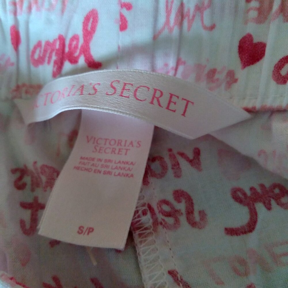 Like new Victoria's Secret pink and white pajama shorts Small